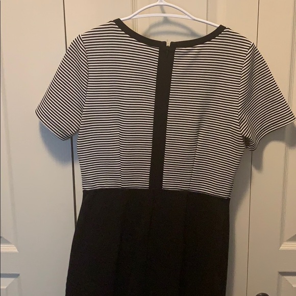 Loft T-shirt dress size 6 black and white stripe - Picture 4 of 4